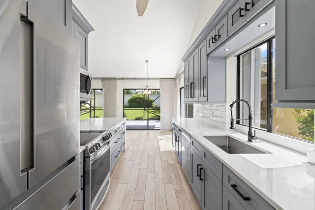 $1,249,000 | 125 Cape Pointe Circle, Jupiter, FL 33477