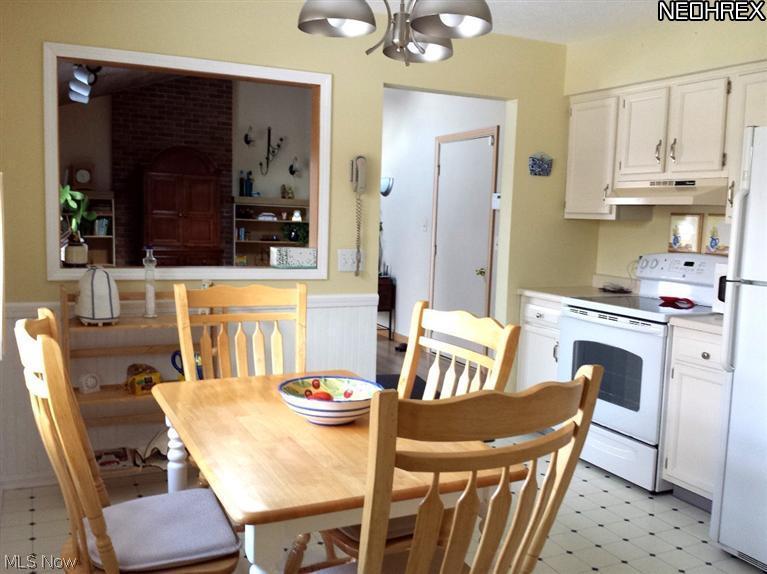 32263 Pettibone Road Solon, OH 44139 - Photo 6 of 19 Kitchen