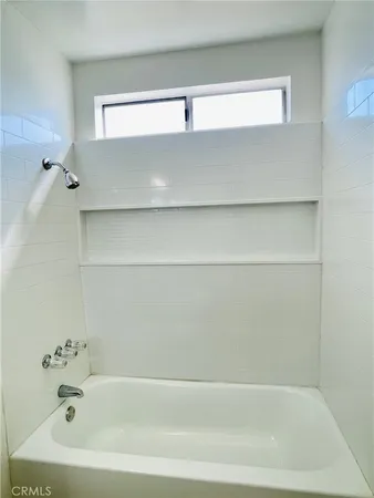 $1,985 | 4777 West 132nd Street, Unit 9, Hawthorne, CA 90250