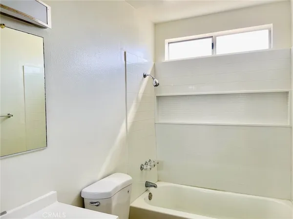 $1,985 | 4777 West 132nd Street, Unit 9, Hawthorne, CA 90250