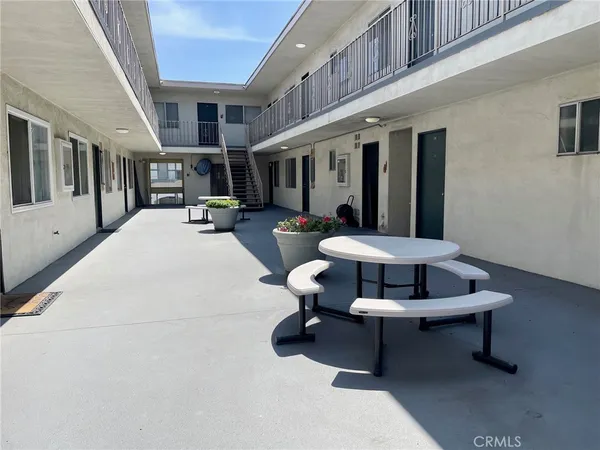 $1,985 | 4777 West 132nd Street, Unit 9, Hawthorne, CA 90250