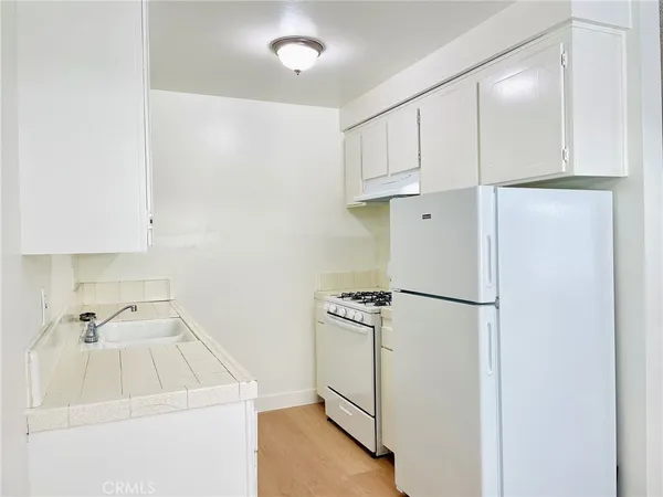 $1,985 | 4777 West 132nd Street, Unit 9, Hawthorne, CA 90250