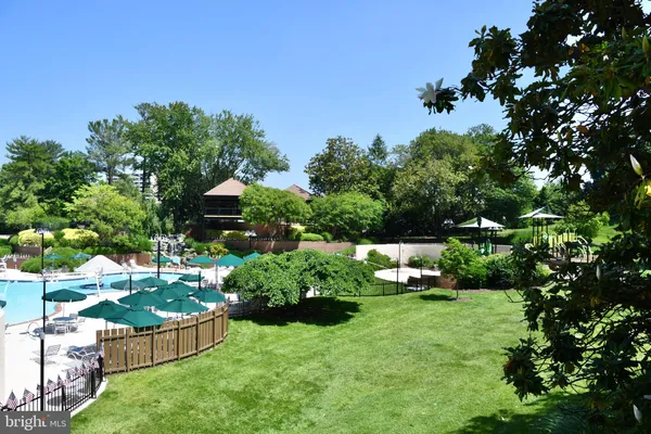 $2,700 | 307 Yoakum Parkway, Unit 606, Alexandria, VA 22304