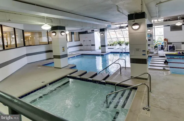 $2,700 | 307 Yoakum Parkway, Unit 606, Alexandria, VA 22304