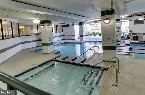 $2,700 | 307 Yoakum Parkway, Unit 606, Alexandria, VA 22304