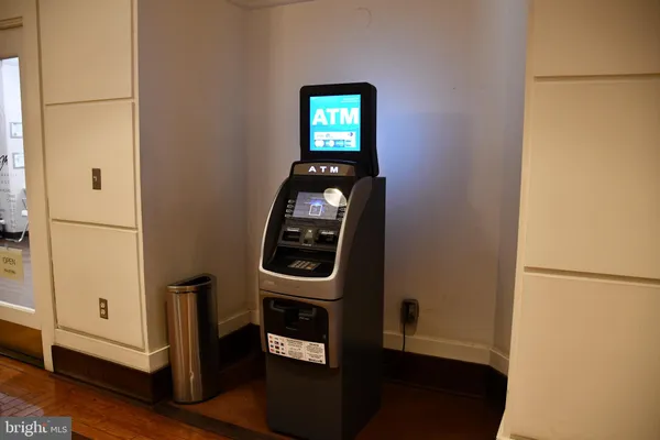 $2,700 | 307 Yoakum Parkway, Unit 606, Alexandria, VA 22304