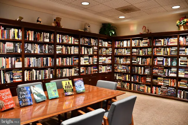 $2,700 | 307 Yoakum Parkway, Unit 606, Alexandria, VA 22304