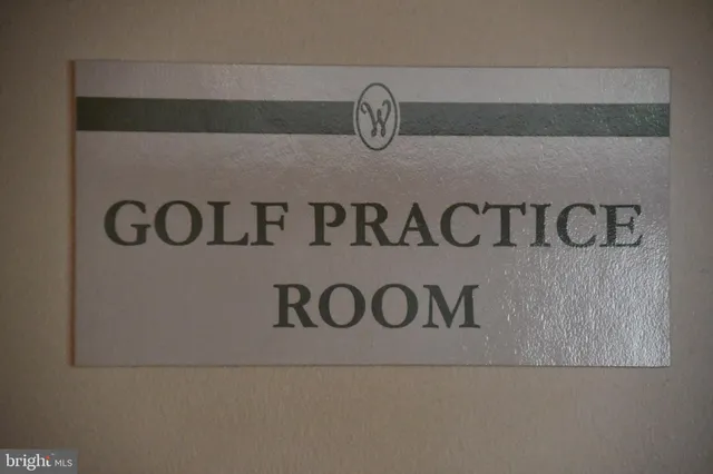 $2,700 | 307 Yoakum Parkway, Unit 606, Alexandria, VA 22304