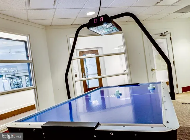 $2,700 | 307 Yoakum Parkway, Unit 606, Alexandria, VA 22304