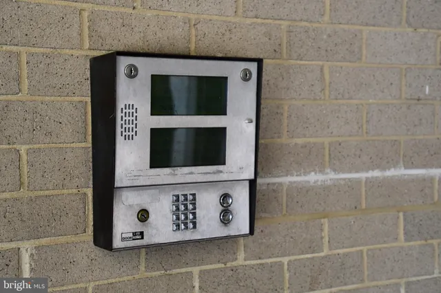 $2,700 | 307 Yoakum Parkway, Unit 606, Alexandria, VA 22304