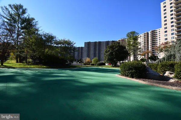 $2,700 | 307 Yoakum Parkway, Unit 606, Alexandria, VA 22304