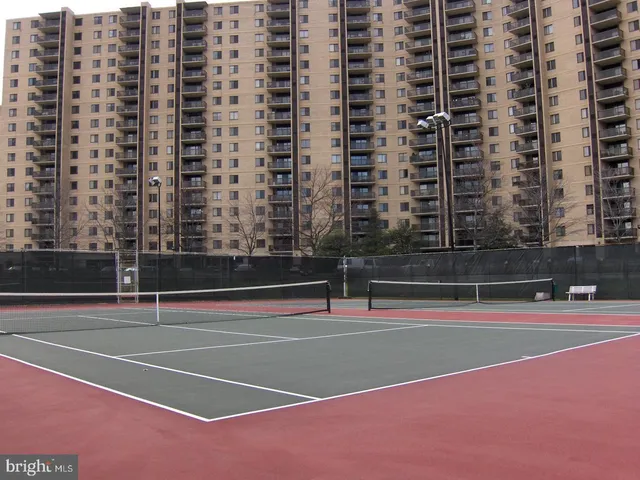 $2,700 | 307 Yoakum Parkway, Unit 606, Alexandria, VA 22304