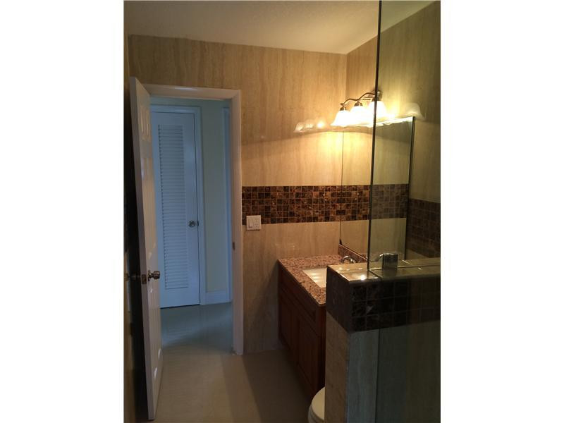 6561 Peters Road Plantation, FL 33317 - Photo 17 of 26 Bathroom