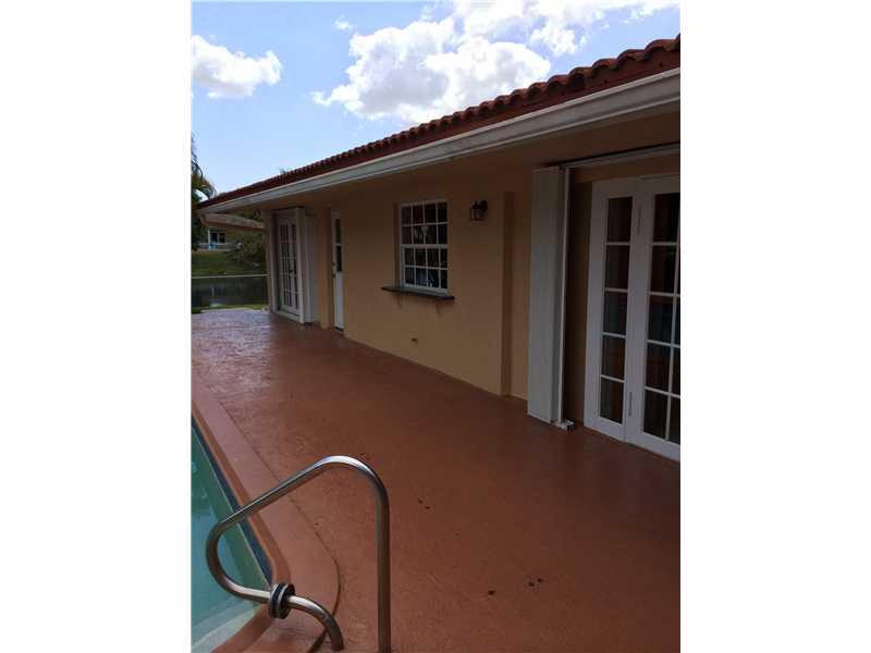 6561 Peters Road Plantation, FL 33317 - Photo 20 of 26 Yard/Garden