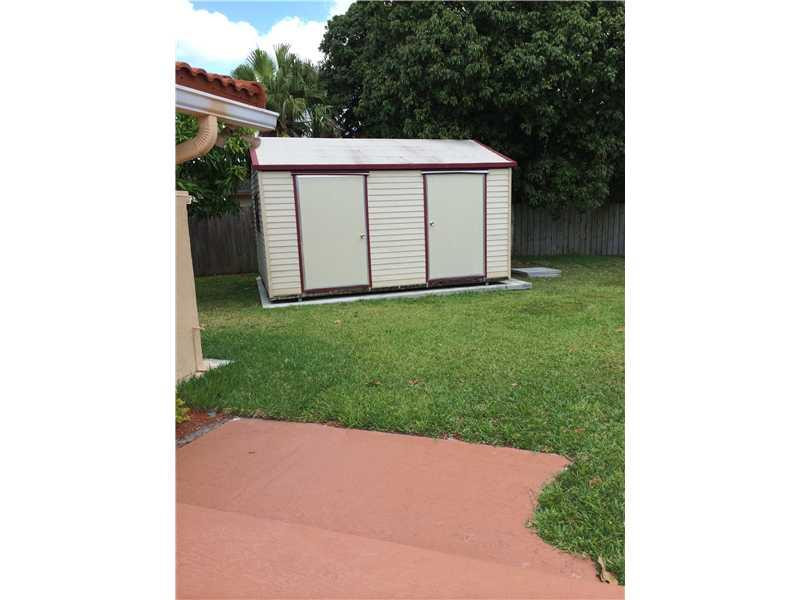 6561 Peters Road Plantation, FL 33317 - Photo 21 of 26 Storage
