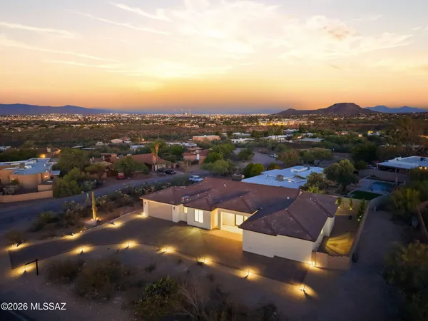 $829,000 | 2945 North Silver Spur Drive, Tucson, AZ 85745