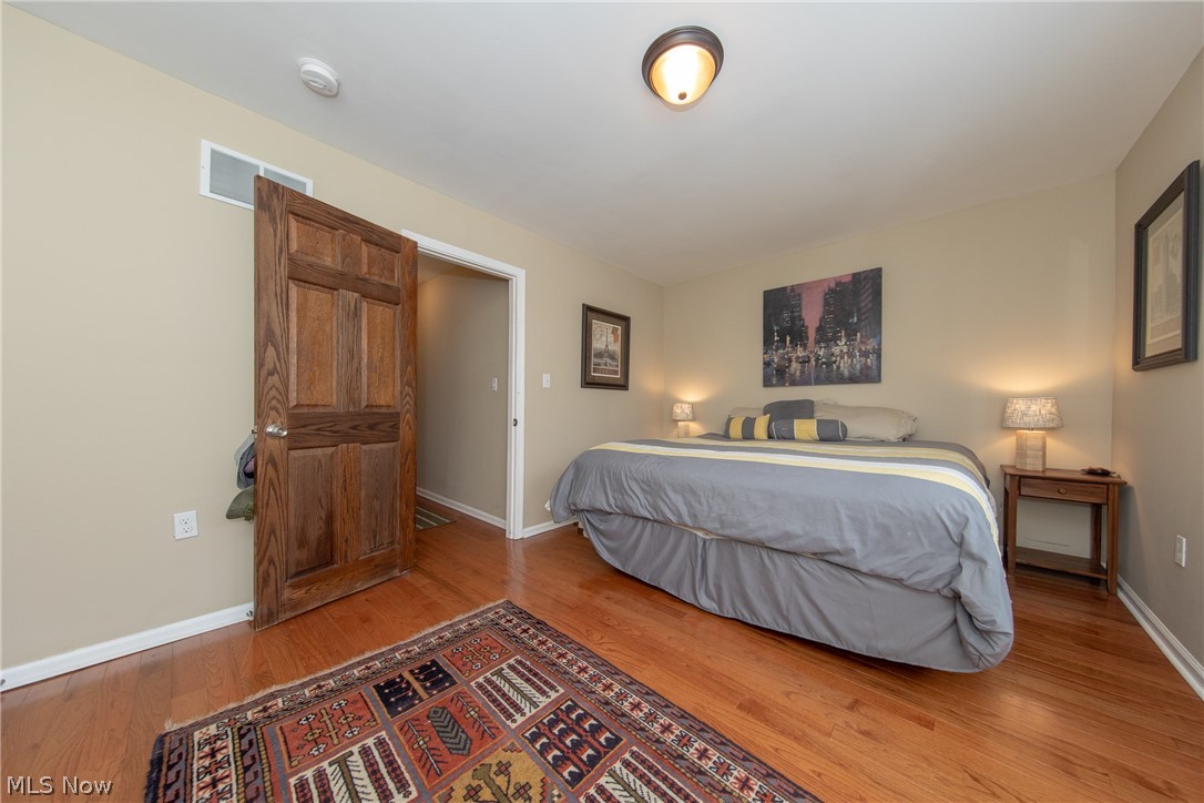 3083 Edgehill Road Cleveland, OH 44118 - Photo 19 of 28 The Main Bedroom with hardwood floor