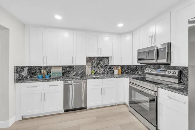 $445,000 | 1574 Northeast Arch Avenue, Jensen Beach, FL 34957