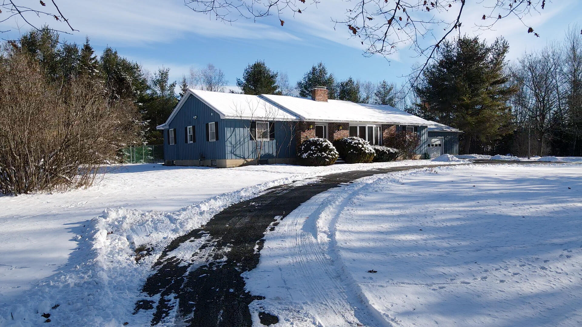 1261 Chase Road Bangor, ME 04401 - Photo 7 of 23 Driveway Front View