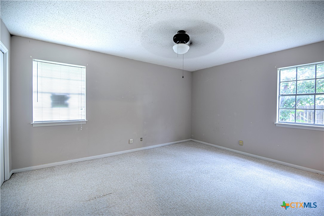 305 Tanglewood Road Temple, TX 76502 - Photo 18 of 46 an empty room with a window