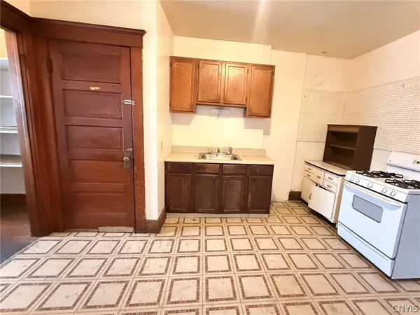 $499,000 | 1115 East Genesee Street, Syracuse, NY 13210