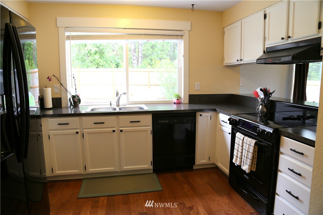 22427 13th Place West Bothell, WA 98021 - Photo 4 of 20