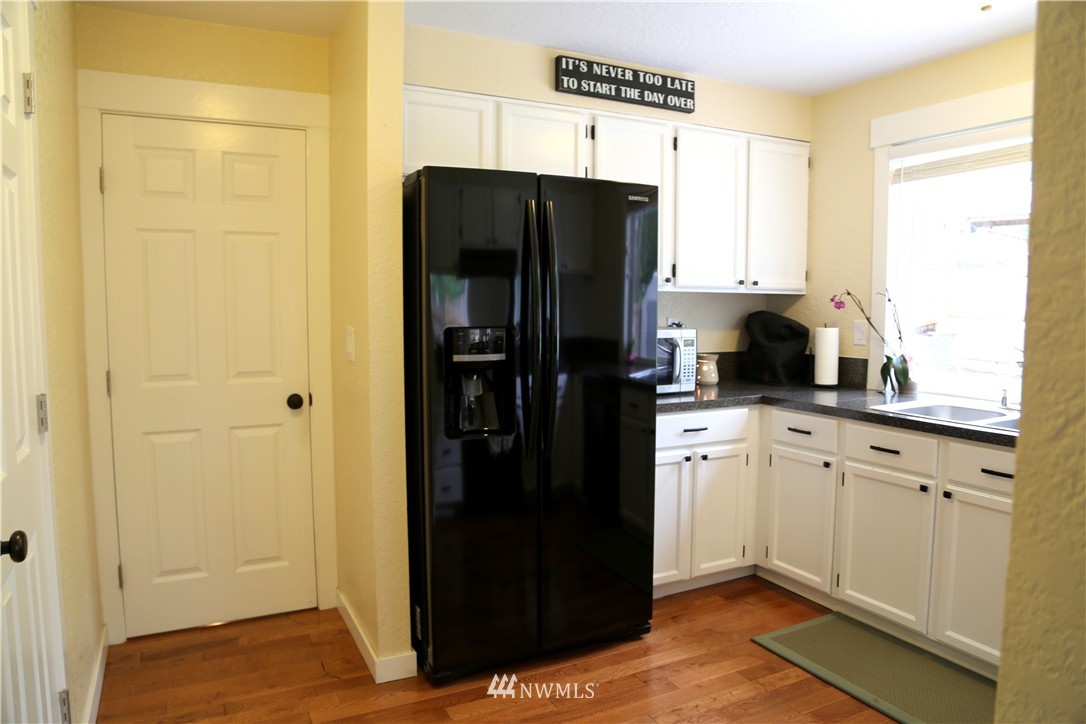 22427 13th Place West Bothell, WA 98021 - Photo 5 of 20