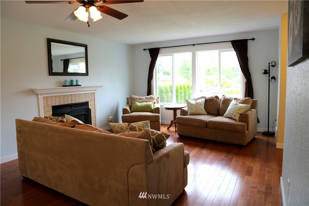 22427 13th Place West Bothell, WA 98021 - Photo 6 of 20