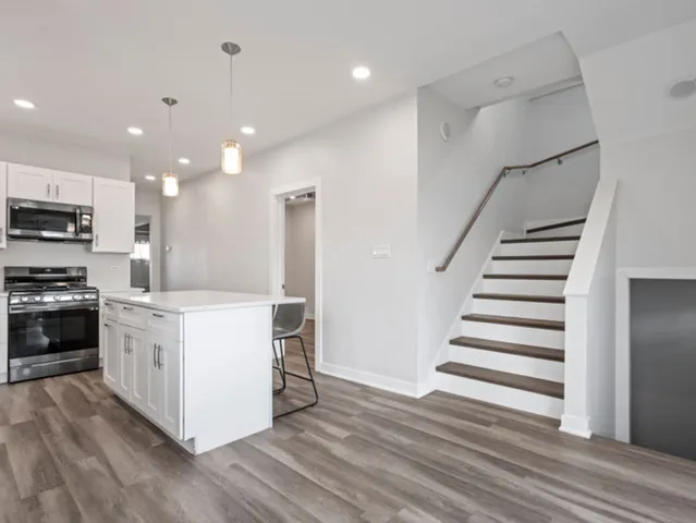 $464,900 | 6049 West School Street, Chicago, IL 60634