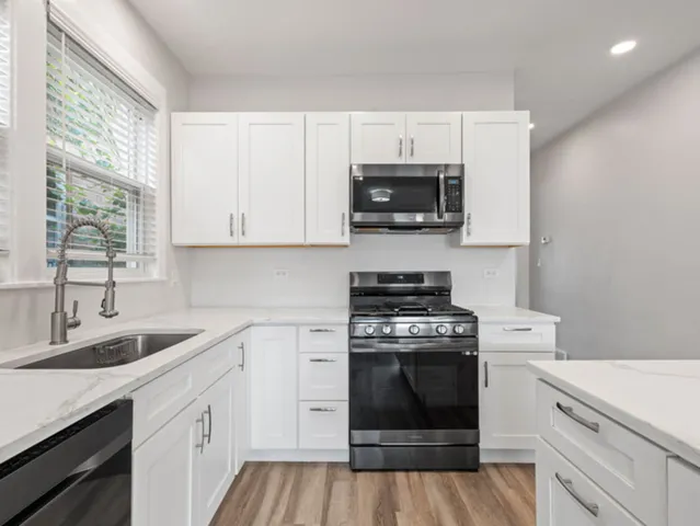 $464,900 | 6049 West School Street, Chicago, IL 60634