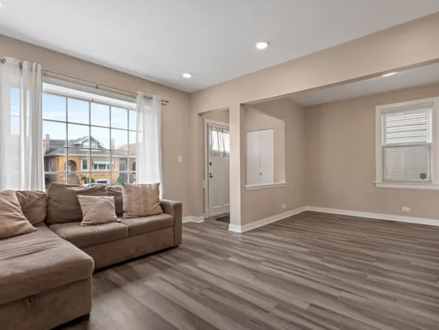 $464,900 | 6049 West School Street, Chicago, IL 60634