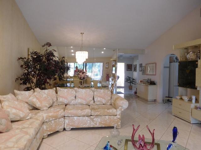 19952 Mona Circle Boca Raton, FL 33434 - Photo 5 of 50 19952 Mona Cir