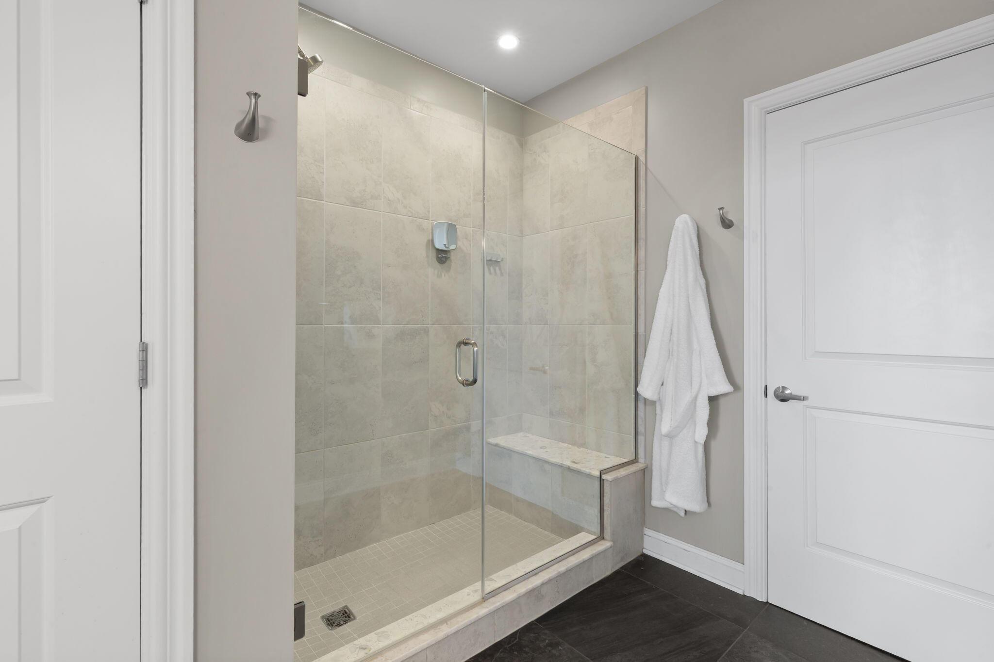 250 West Spring Street, Unit 723 Columbus, OH 43215 - Photo 20 of 41 Primary Suite