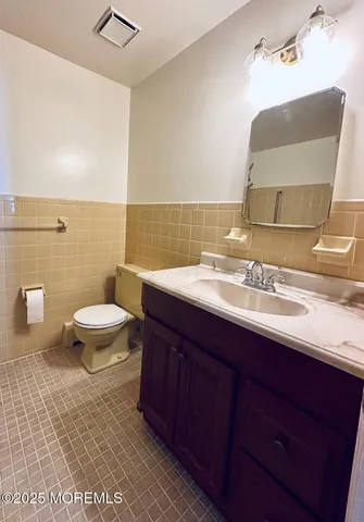 $2,500 | 57 Encinitas Drive, Toms River, NJ 08757