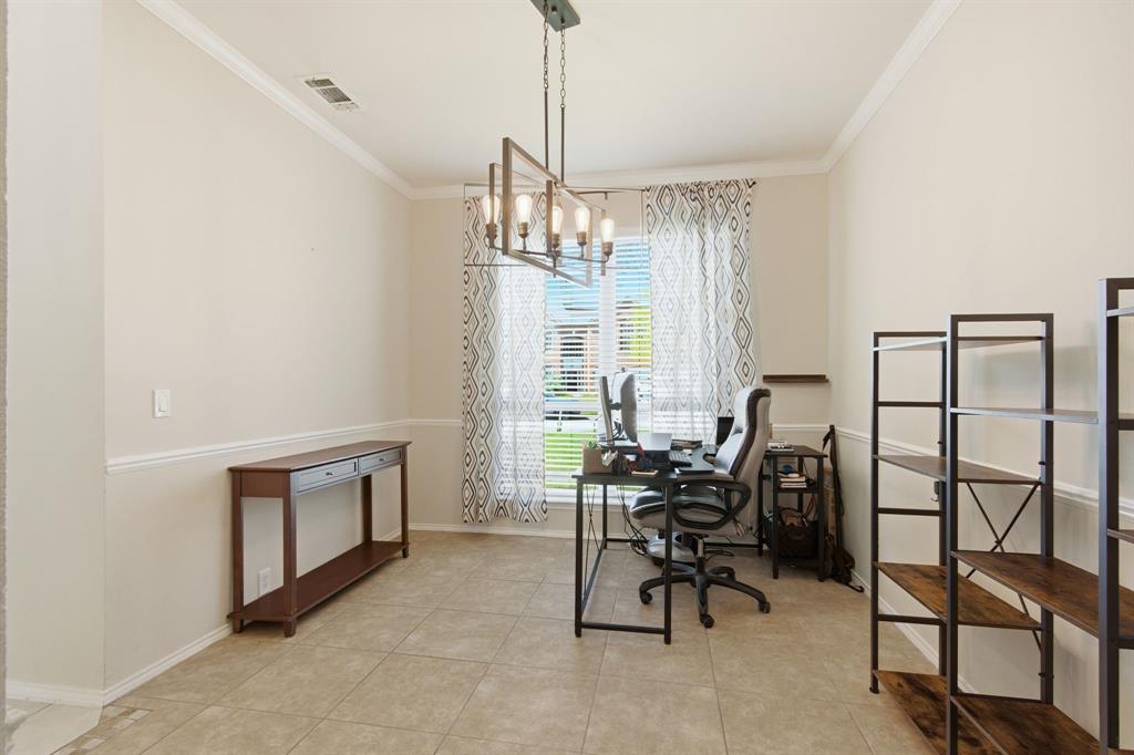 6625 Hayling Way Denton, TX 76210 - Photo 3 of 33 a view of a livingroom with furniture and a window