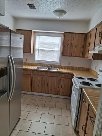 $1,200 | 2916 North Monterey Court, Unit C3, Gretna, LA 70056