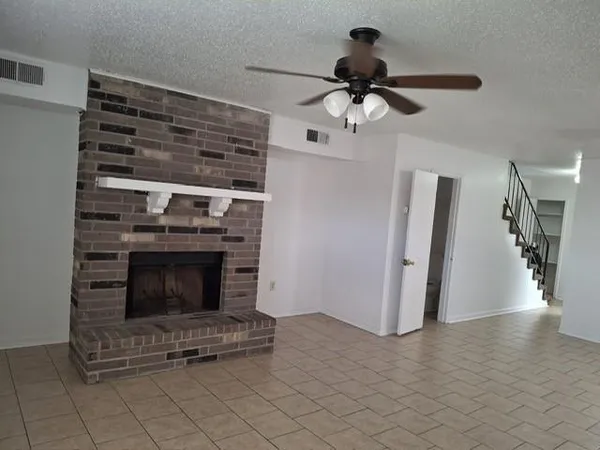 $1,200 | 2916 North Monterey Court, Unit C3, Gretna, LA 70056