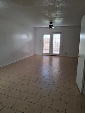$1,200 | 2916 North Monterey Court, Unit C3, Gretna, LA 70056