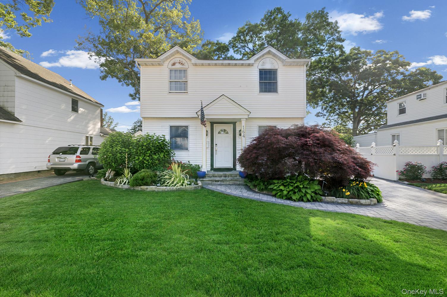 164 Gordon Road Valley Stream, NY 11581 - Photo 1 of 18