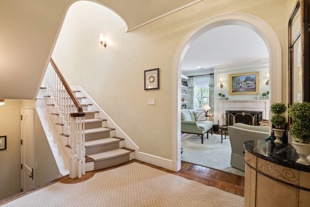 132 Charles Street, Unit 2/3 Boston, MA 02114 - Photo 14 of 24