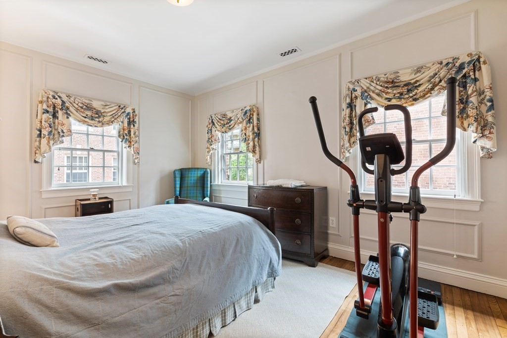 132 Charles Street, Unit 2/3 Boston, MA 02114 - Photo 15 of 24