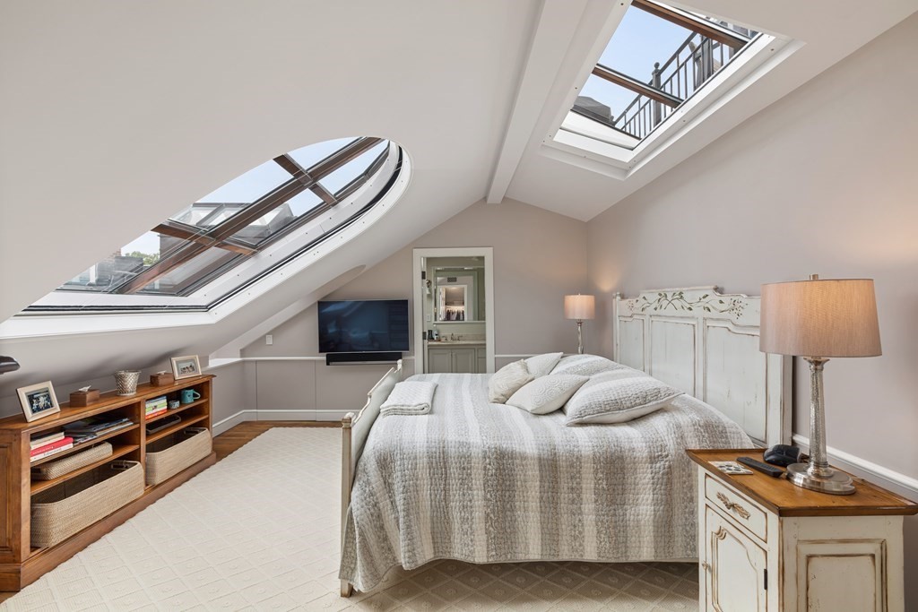 132 Charles Street, Unit 2/3 Boston, MA 02114 - Photo 20 of 24