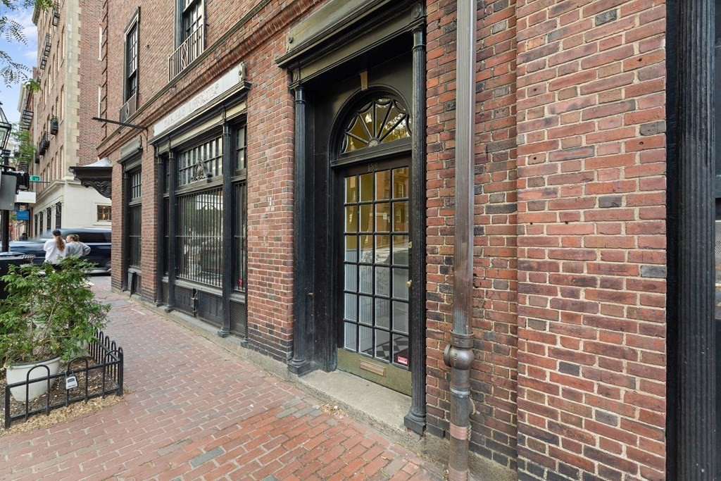 132 Charles Street, Unit 2/3 Boston, MA 02114 - Photo 2 of 24