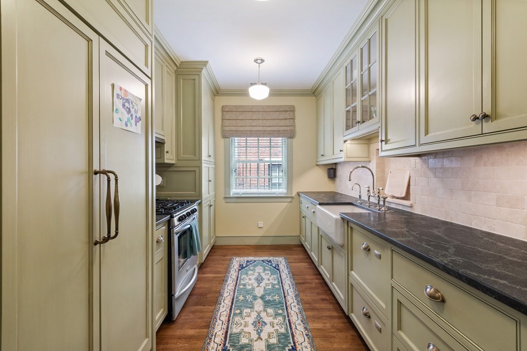 132 Charles Street, Unit 2/3 Boston, MA 02114 - Photo 4 of 24