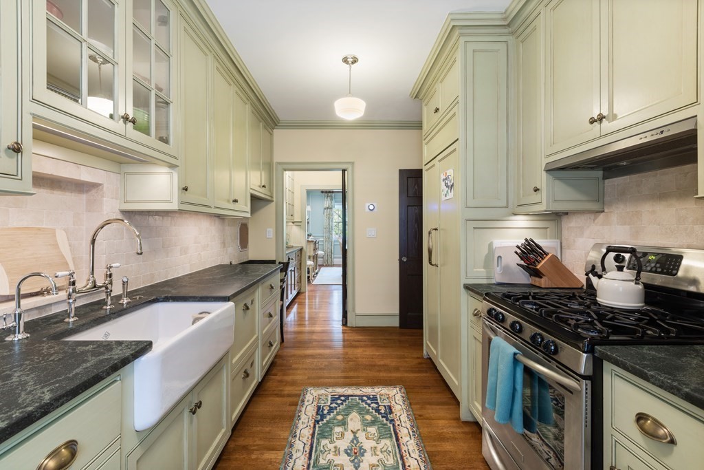 132 Charles Street, Unit 2/3 Boston, MA 02114 - Photo 6 of 24