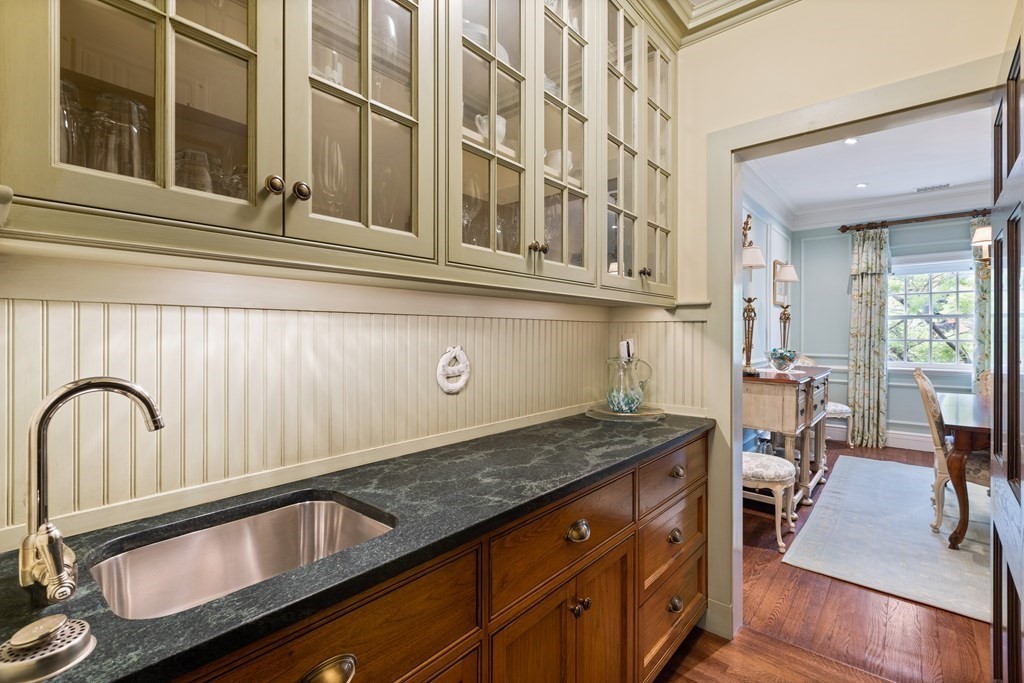 132 Charles Street, Unit 2/3 Boston, MA 02114 - Photo 7 of 24