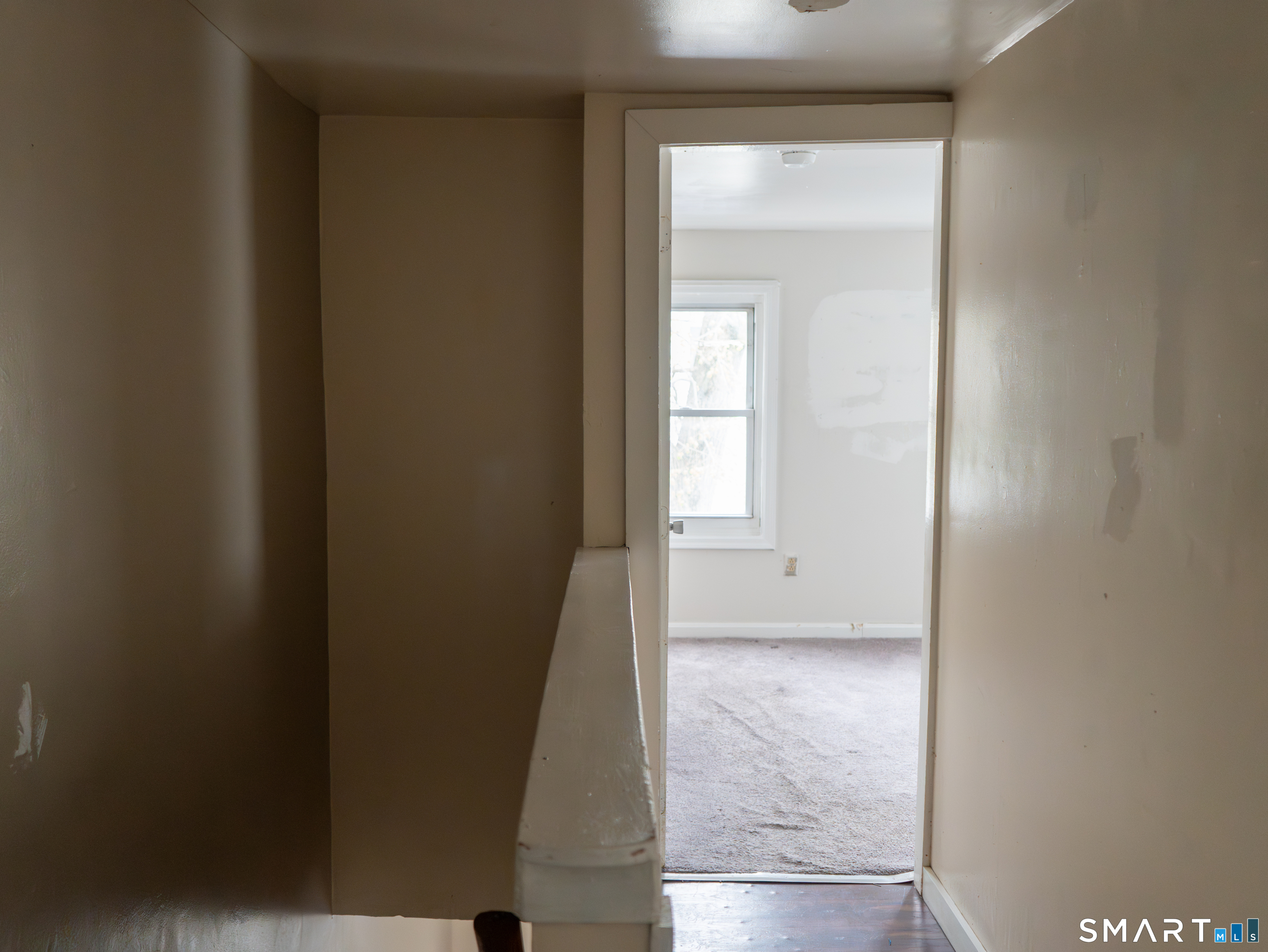 406 Poplar Street New Haven, CT 06513 - Photo 11 of 22 a view of a livingroom from a corridor