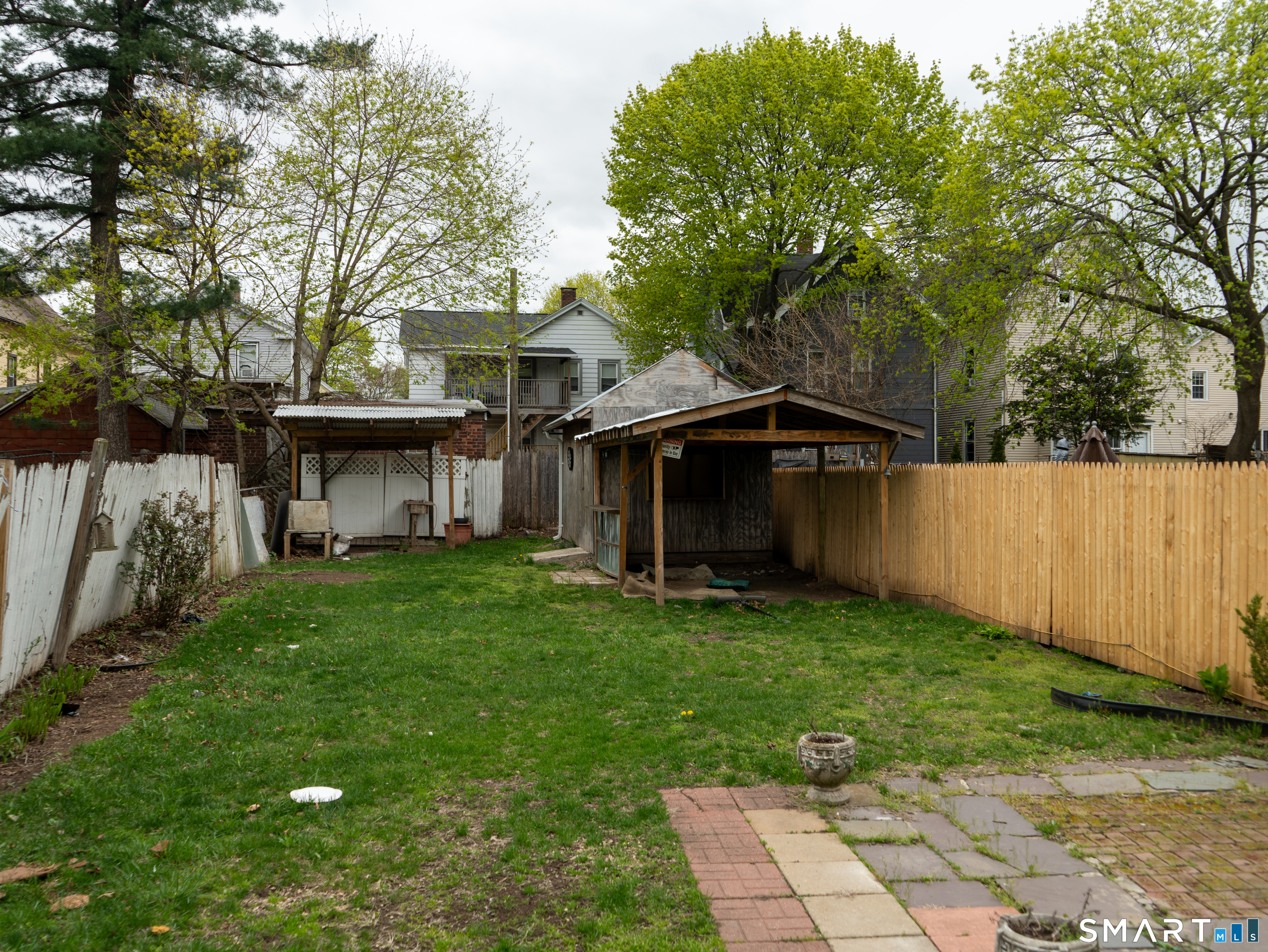 406 Poplar Street New Haven, CT 06513 - Photo 21 of 22 a view of a house with backyard and sitting area