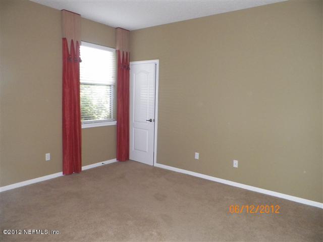 2000 River's Own Road St. Augustine, FL 32092 - Photo 25 of 36 an empty room with windows