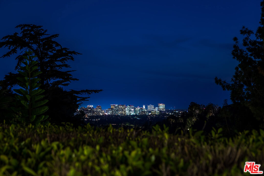 1106 North Hillcrest Road Beverly Hills, CA 90210 - Photo 54 of 54